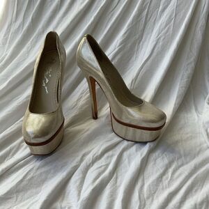 Alice + Olivia Patent Leather Neutrals Heels w/ Leather Sole Size 36.5